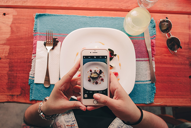 bracelets-camera-cellphone-web